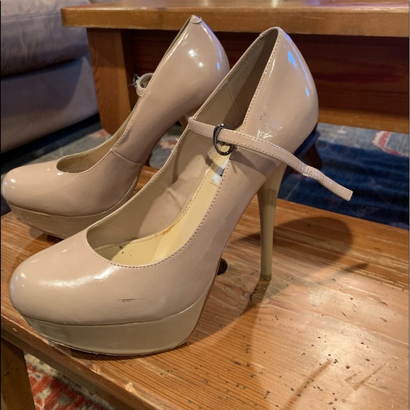 Beige Steve Madden heels - Picture 3 of 5